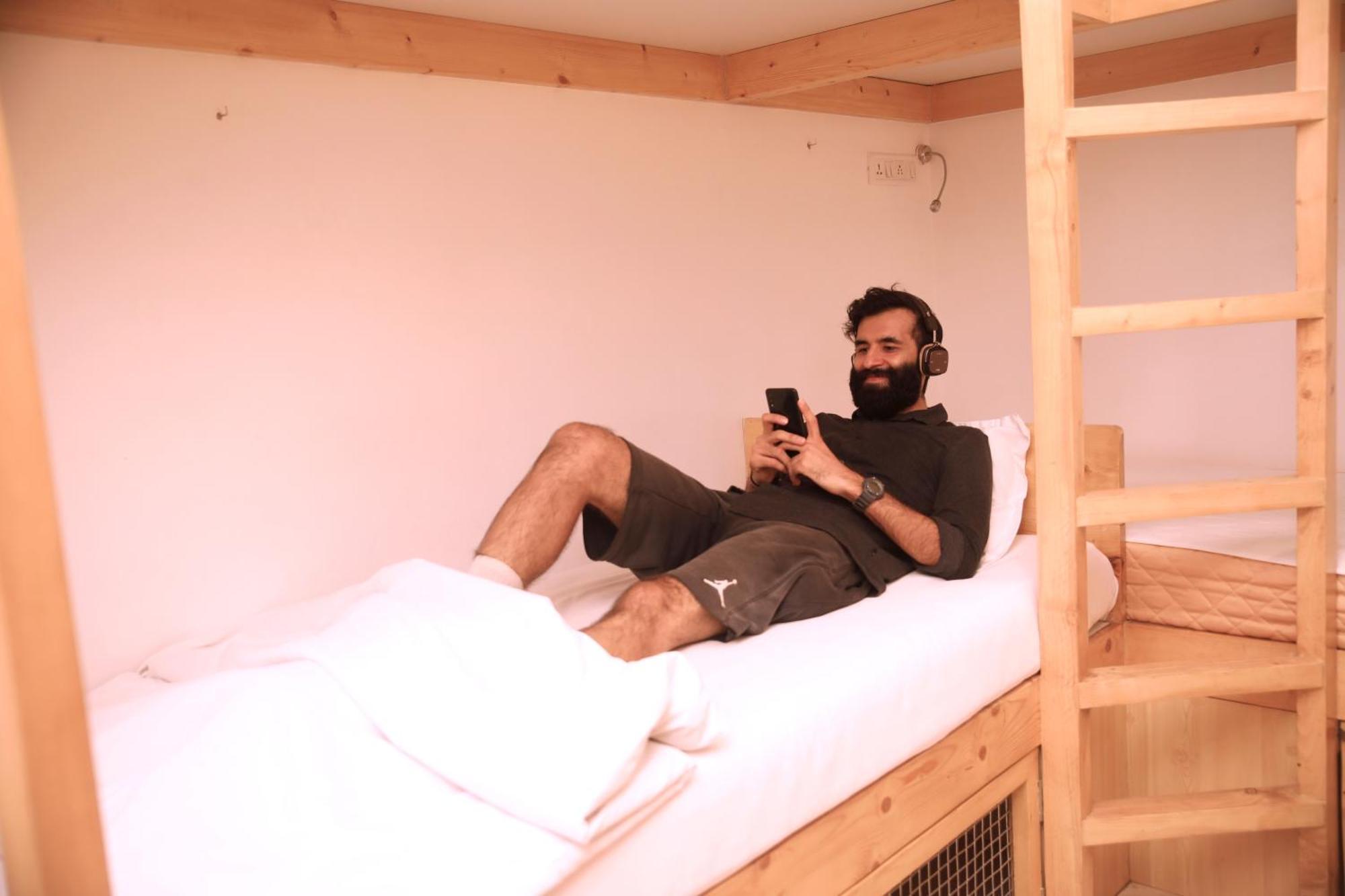 Nap Manor Hostels Mumbai Exterior photo