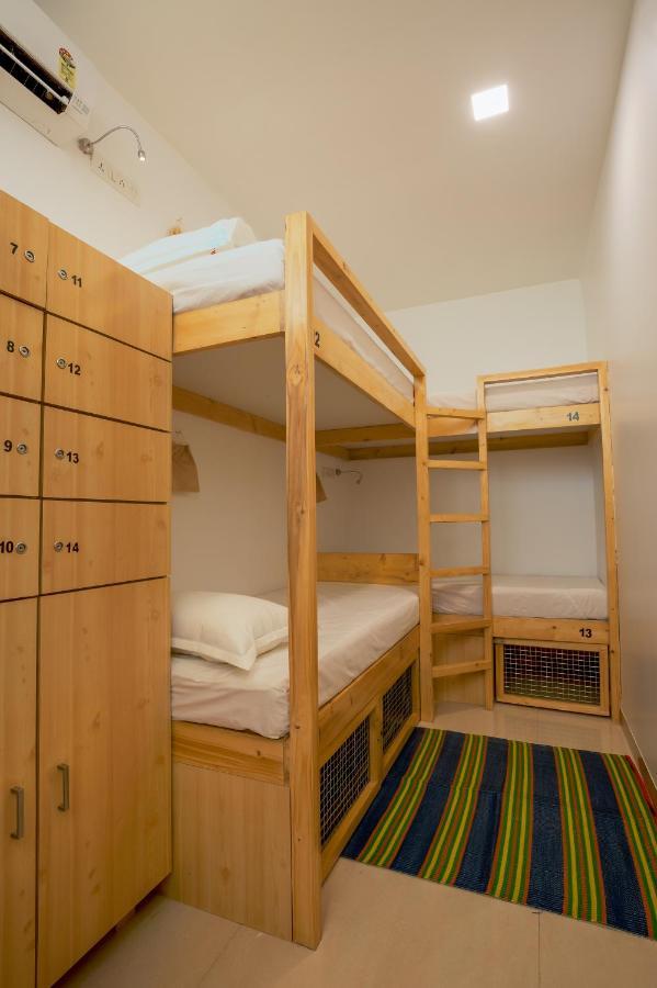 Nap Manor Hostels Mumbai Exterior photo
